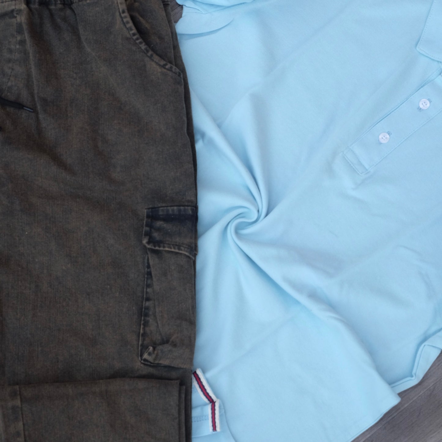 Ensemble Cargo Jeans Délavé Kaki + Polo Bleu Ciel