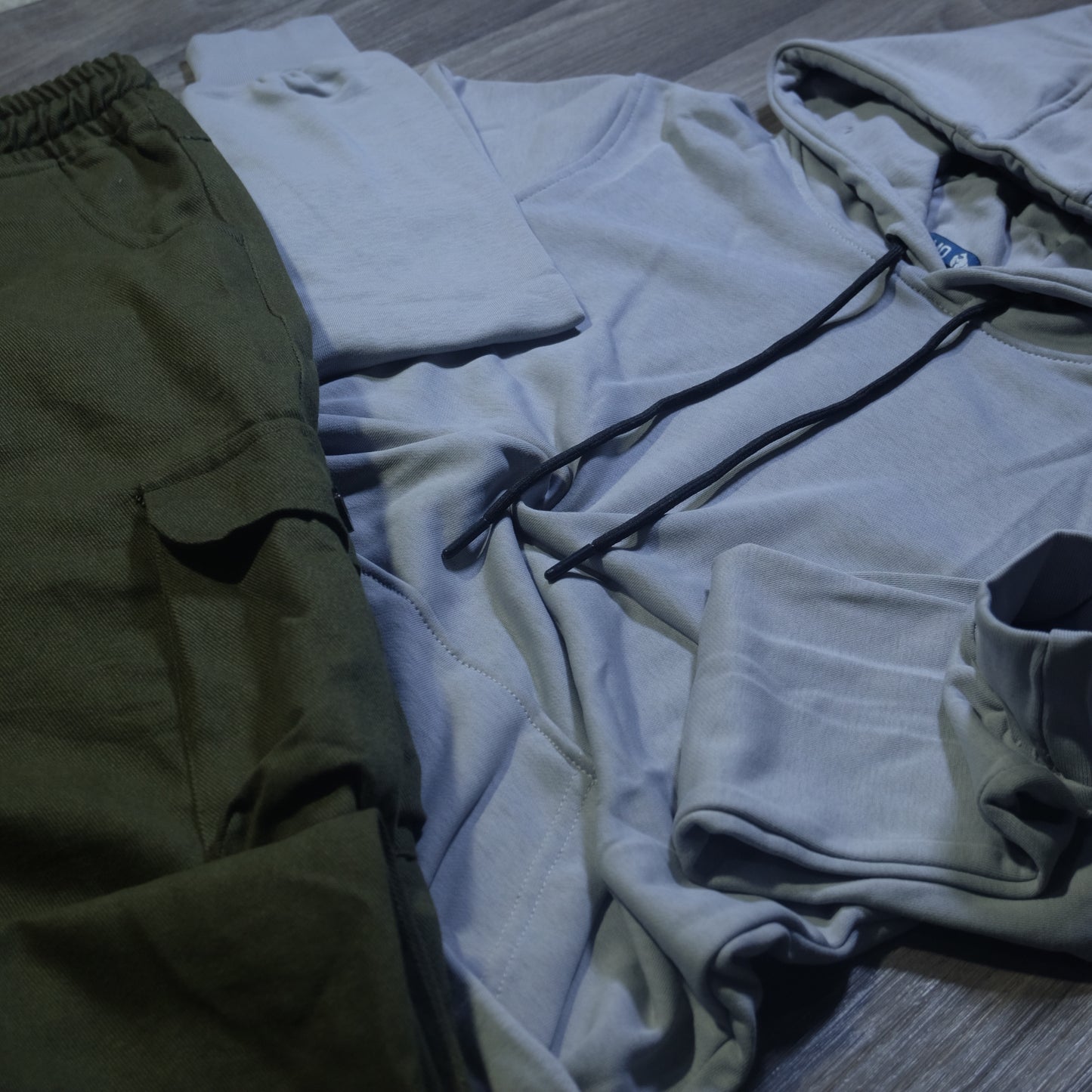 Ensemble Cargo Kaki Fonce + Capuche Cotton Gris Clair
