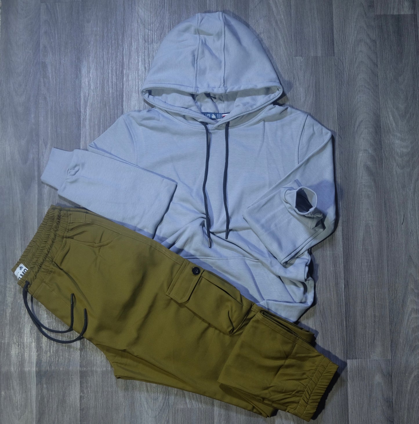 Ensemble Cargo Kaki Olive + Capuche Cotton Gris Clair