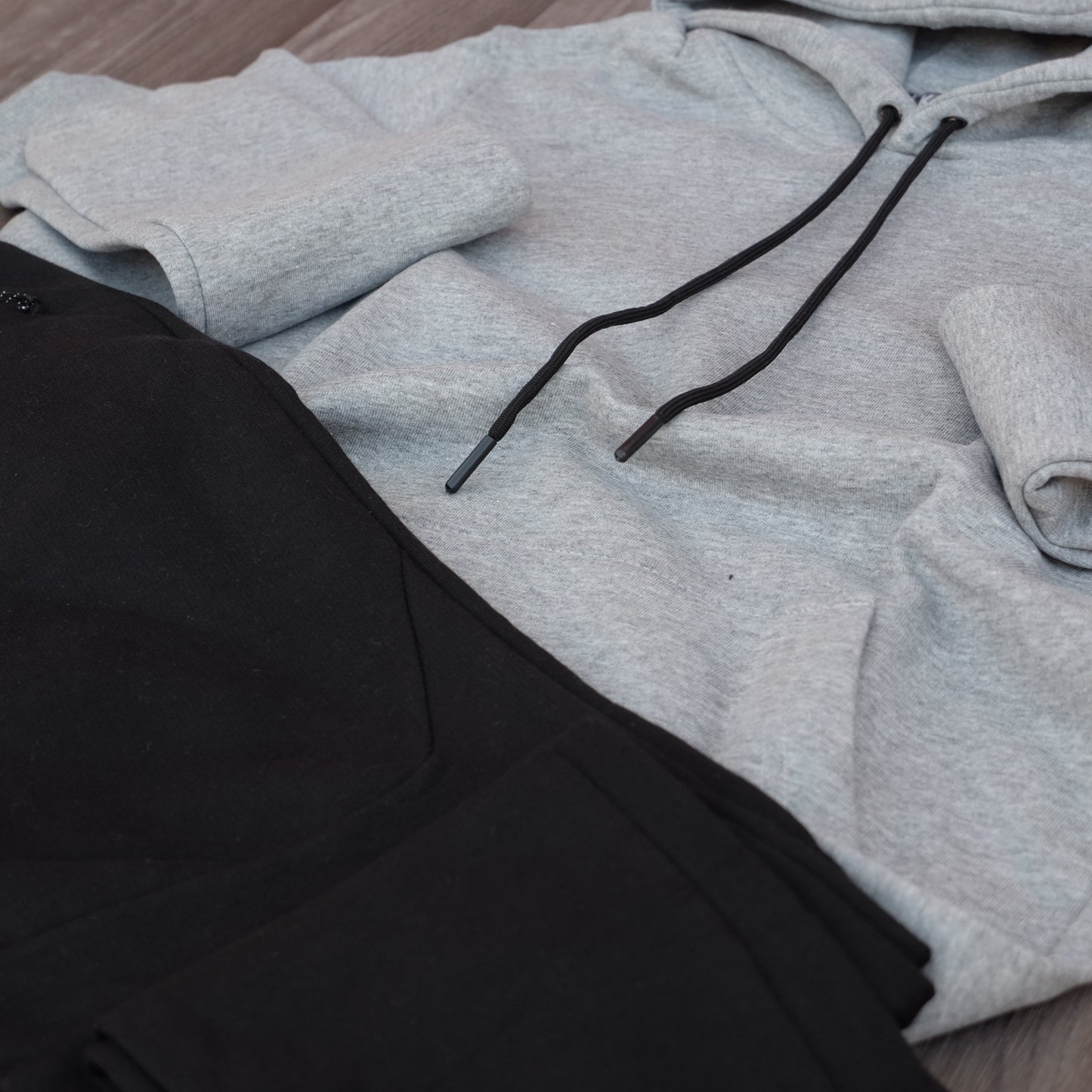 Ensemble Jogging Beska Noir + Capuche Cotton Gris Chine Clair
