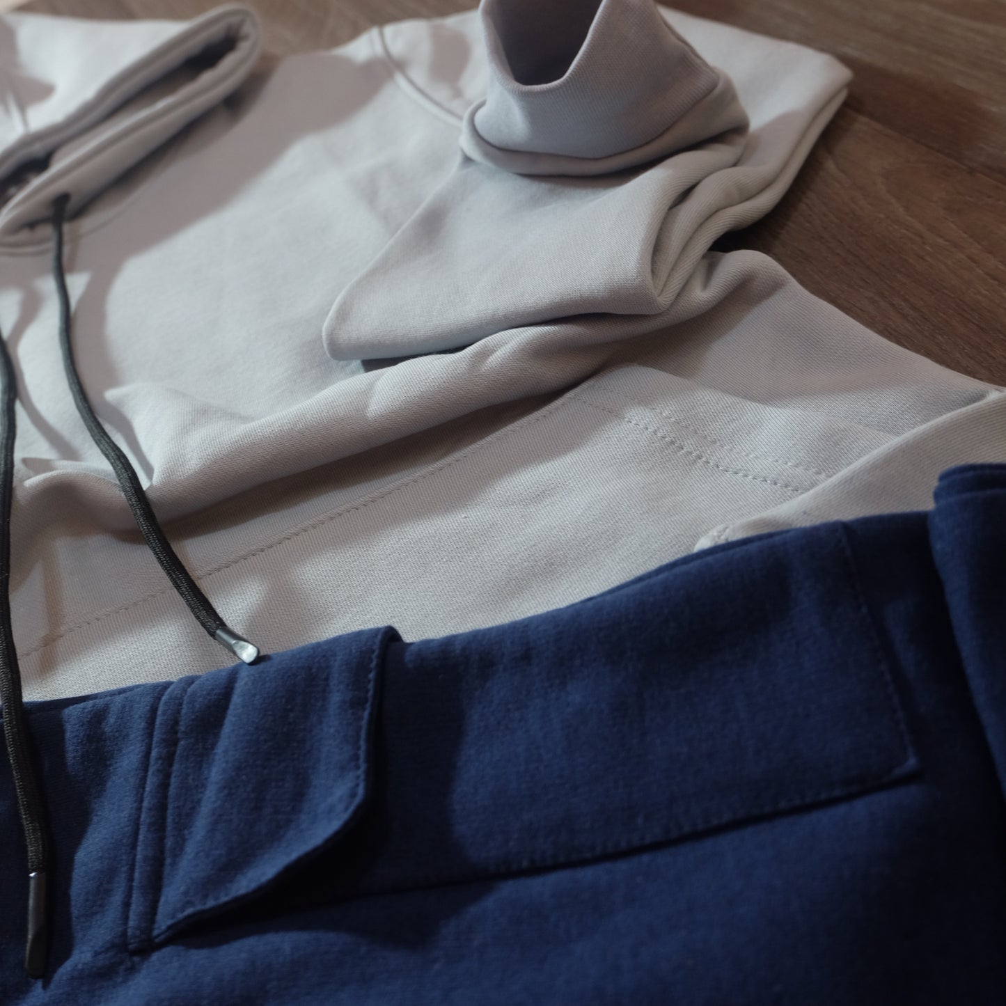 Ensemble Jogging Cargo Bleu Marine + Capuche Cotton Gris Clair