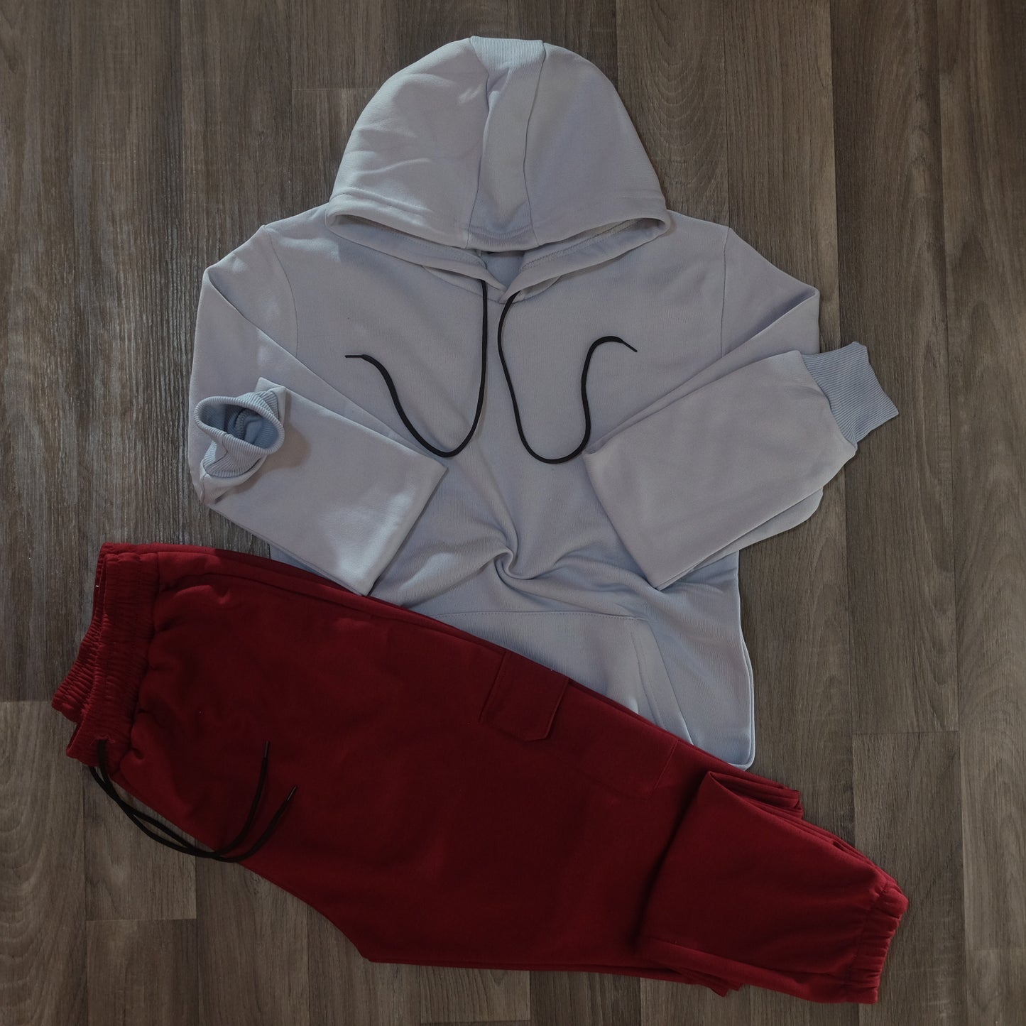 Ensemble Jogging Cargo Grenat + Capuche Gris Clair