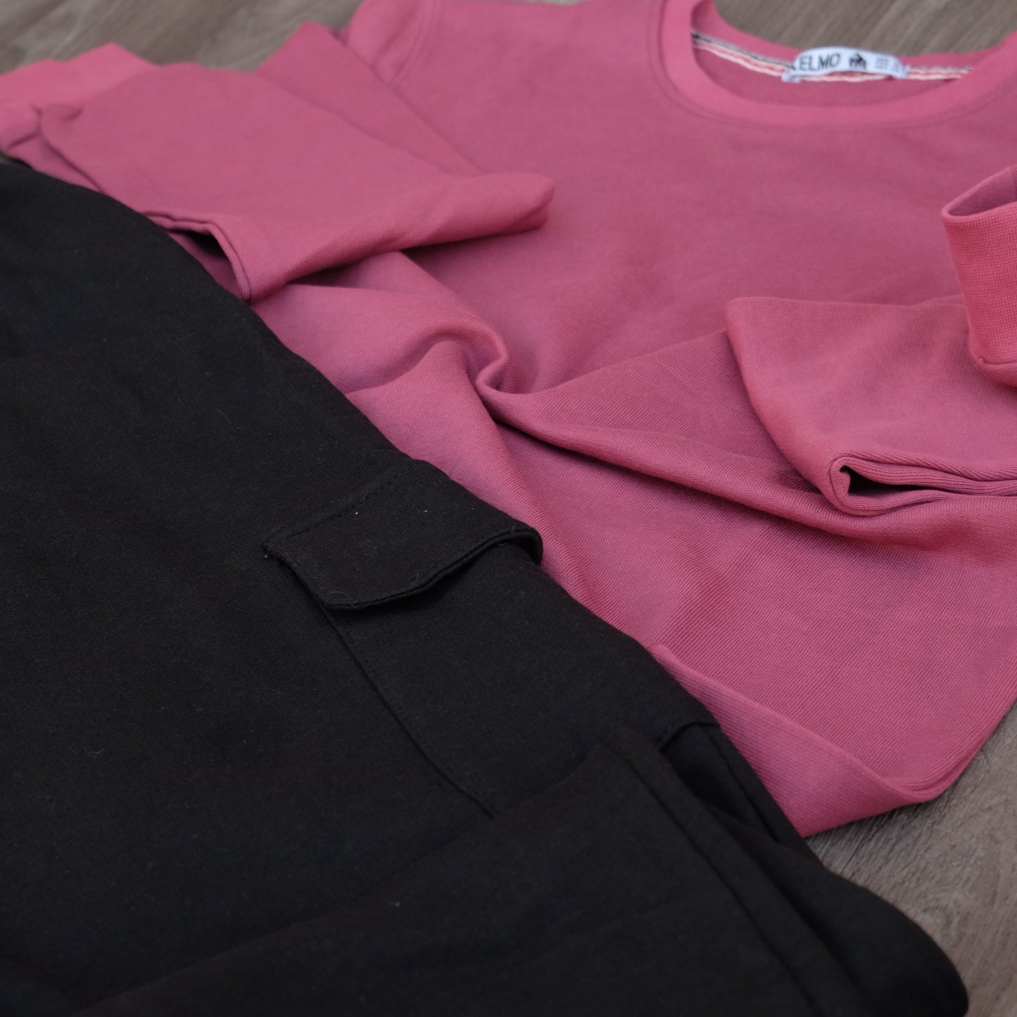 Ensemble Jogging Cargo Noir + Sweat Grenat