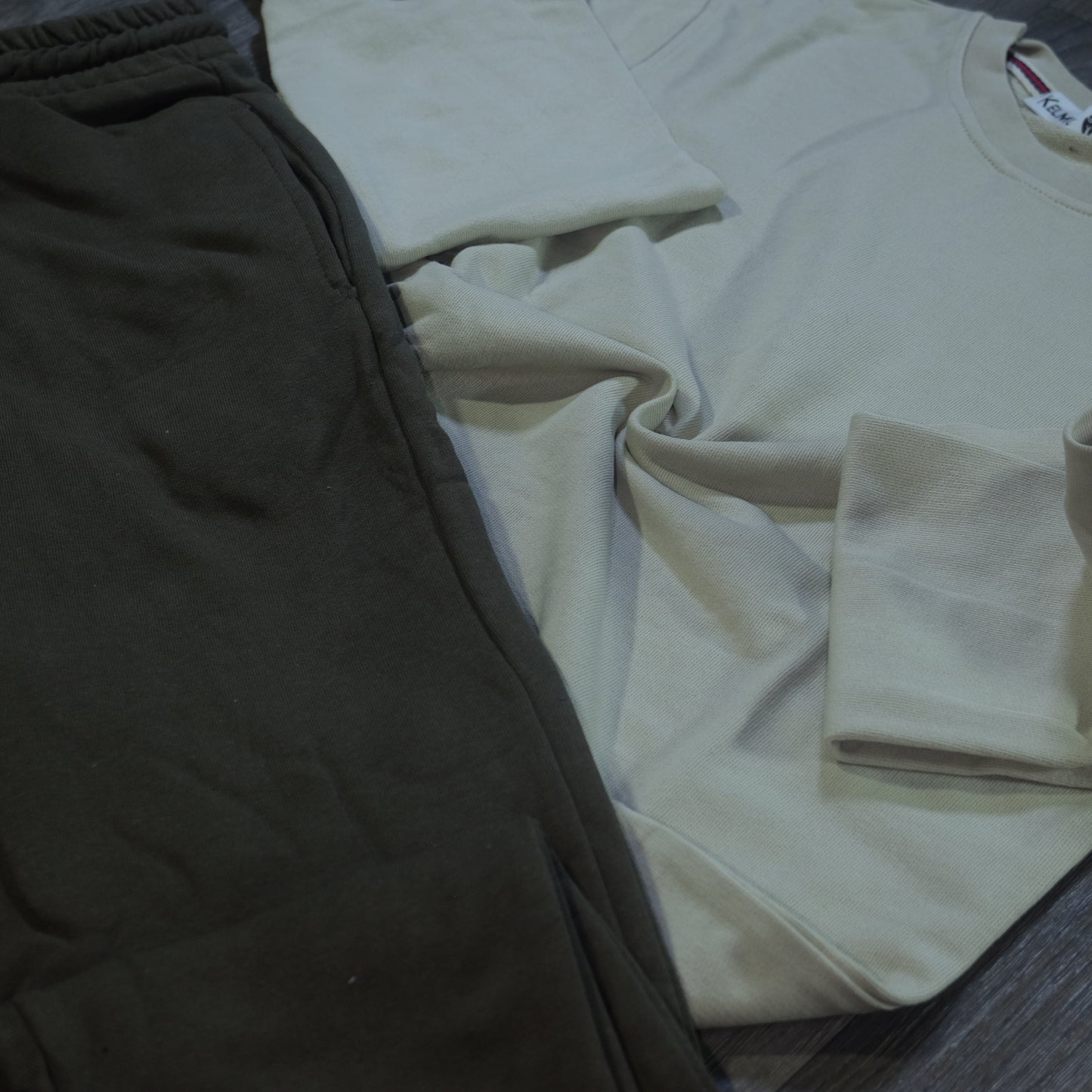 Ensemble Jogging Kaki + Sweat Beige