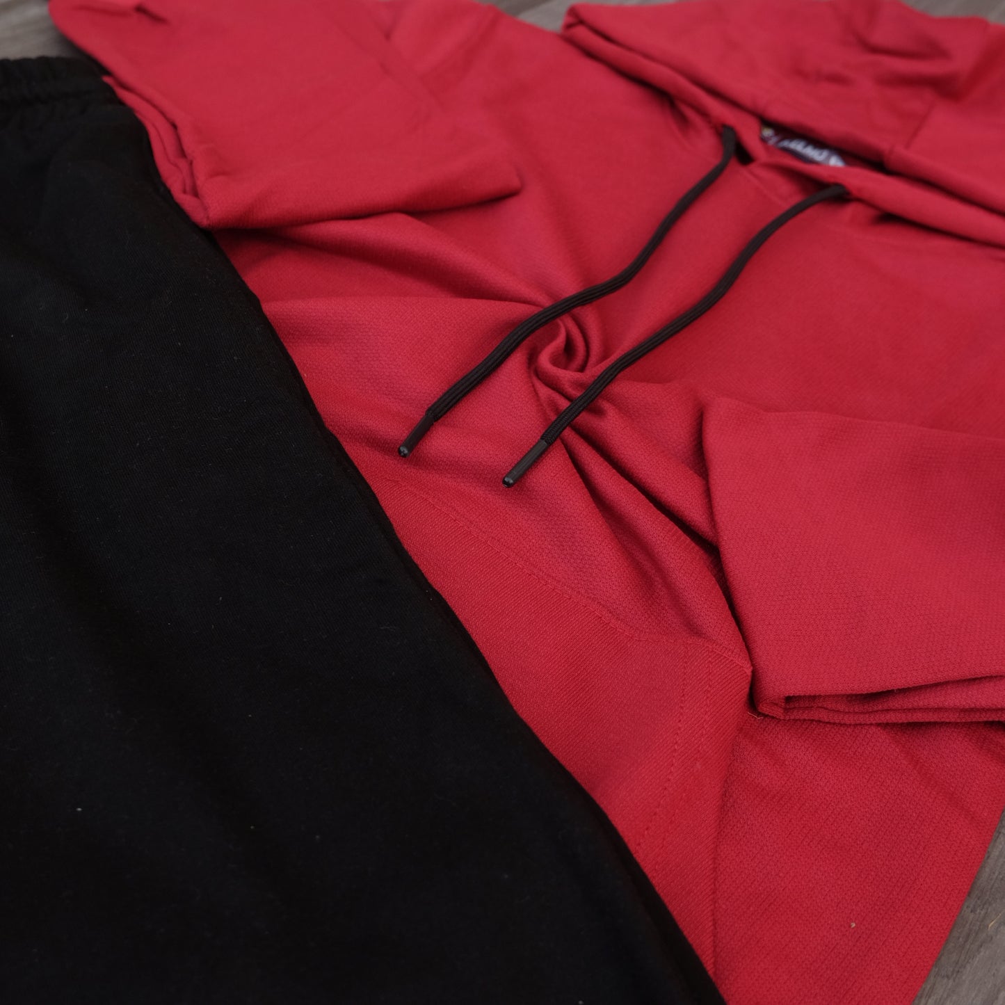 Ensemble Jogging Noir + Capuche Cotton Rouge