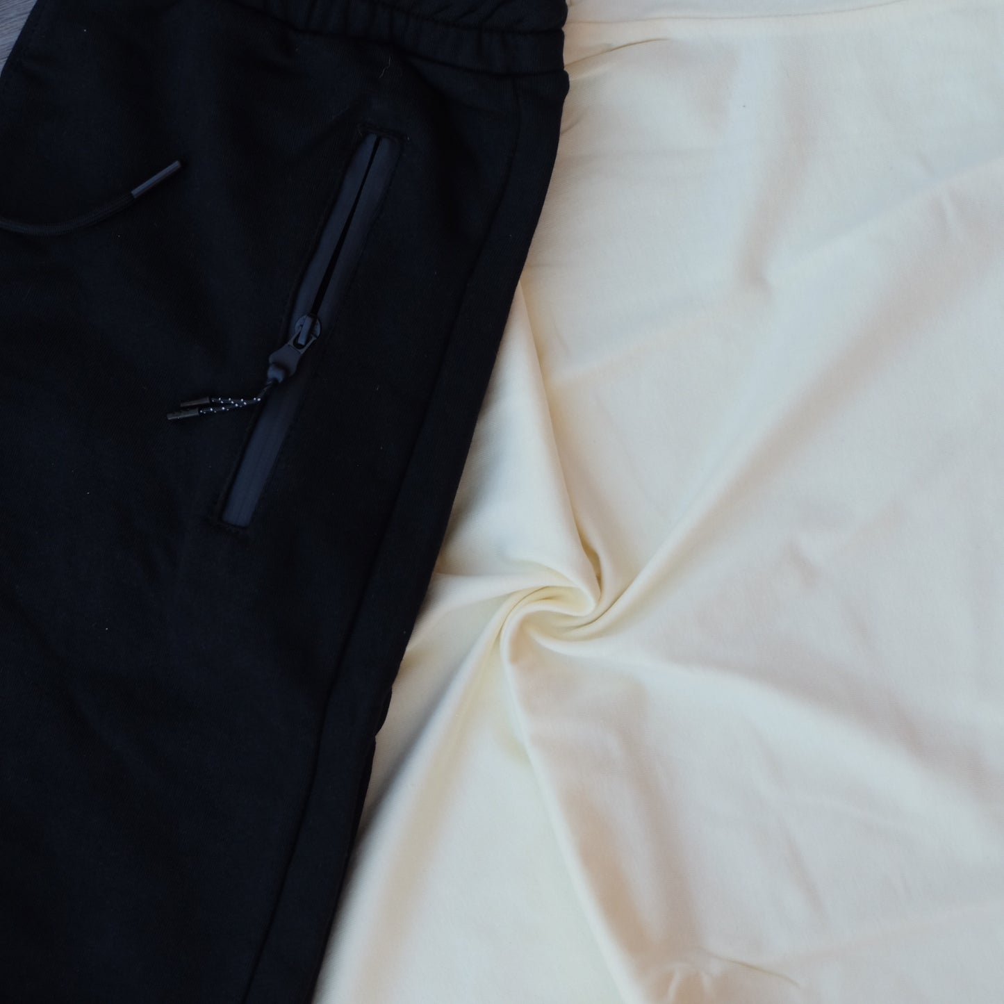 Pack Short Noir + T-Shirt Jaune Poussin
