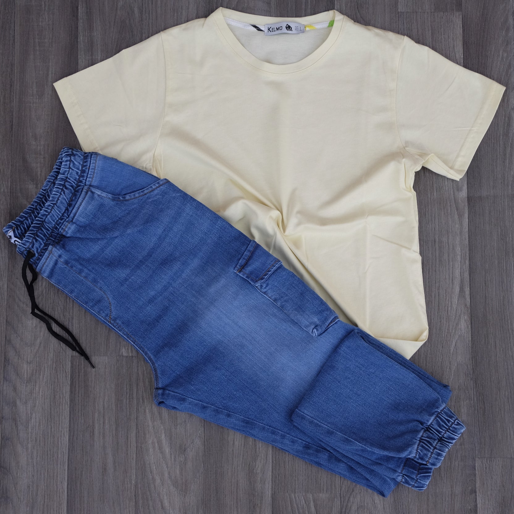 Ensemble Cargo Jeans Délavé Bleu + T-Shirt Jaune Pale