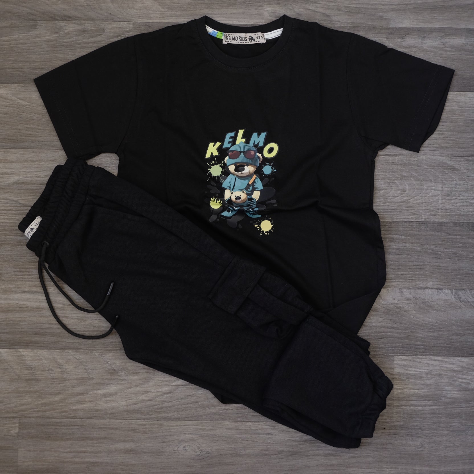Ensemble Enfant Jogging Cargo Noir + T-Shirt Noir Imprimé Ourson Kelmo