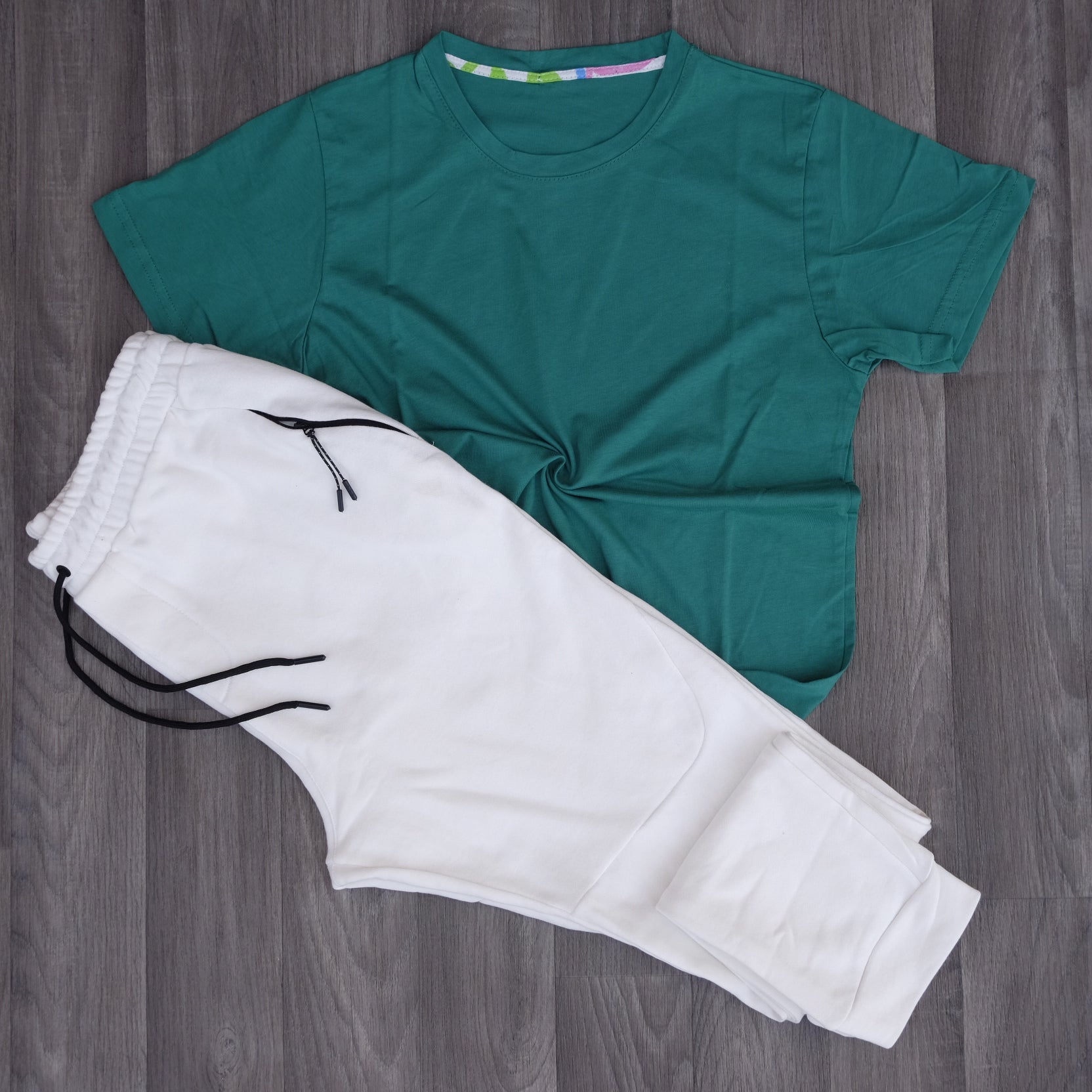 Ensemble T-shirt Vert + Jogging Beska Blanc Cassé