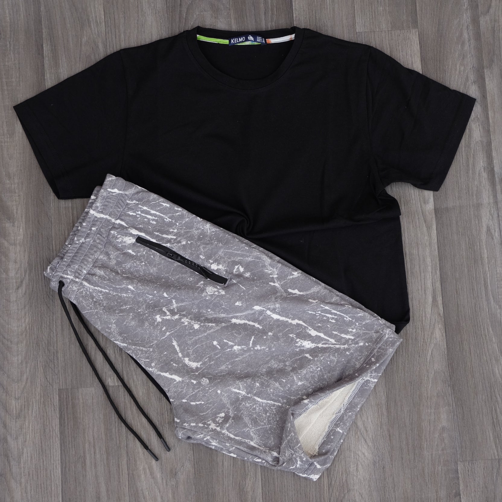 Ensemble Short Tie Dye Gris Clair + T-Shirt Noir