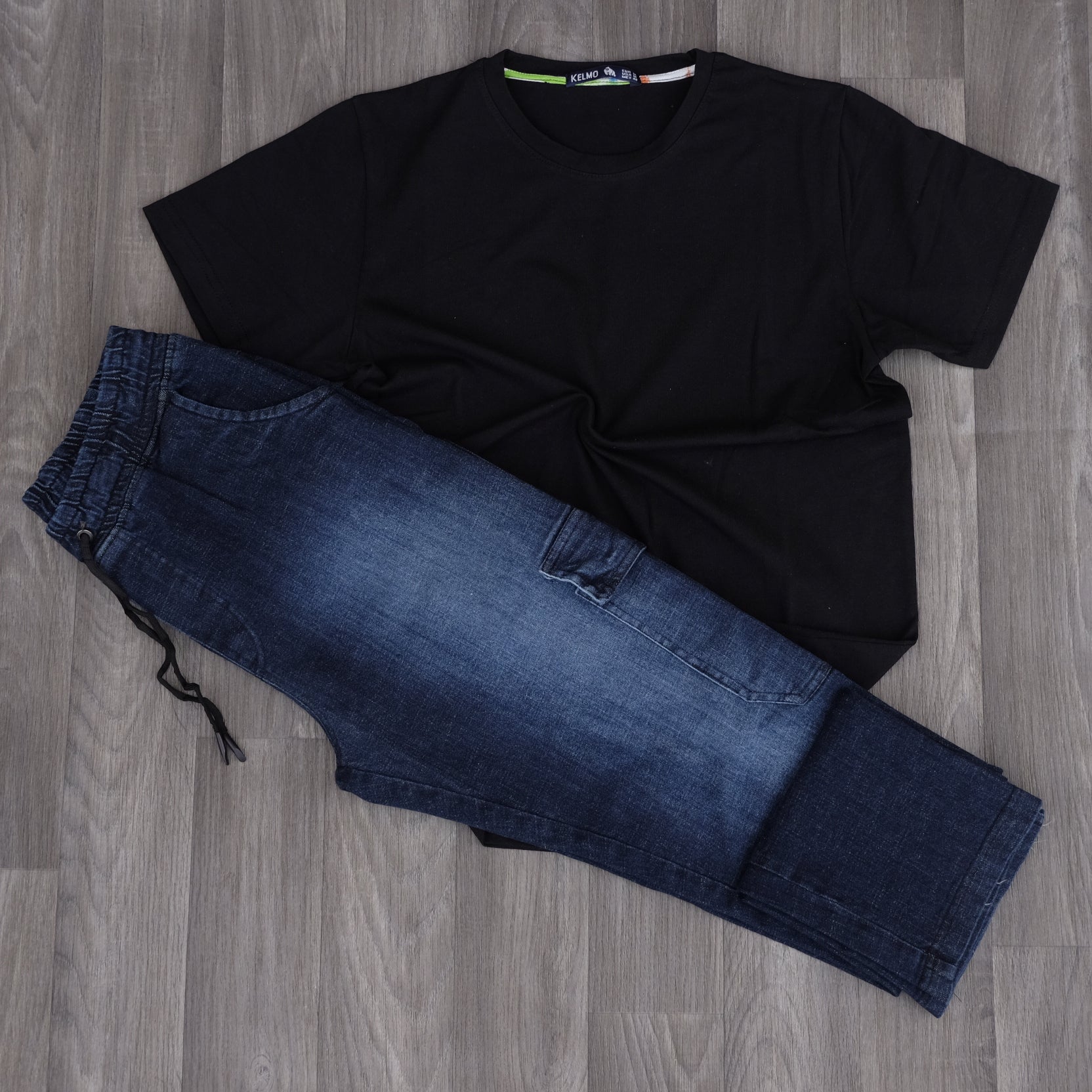 Ensemble Jeans Délavé Bleu Droit + T-Shirt Noir