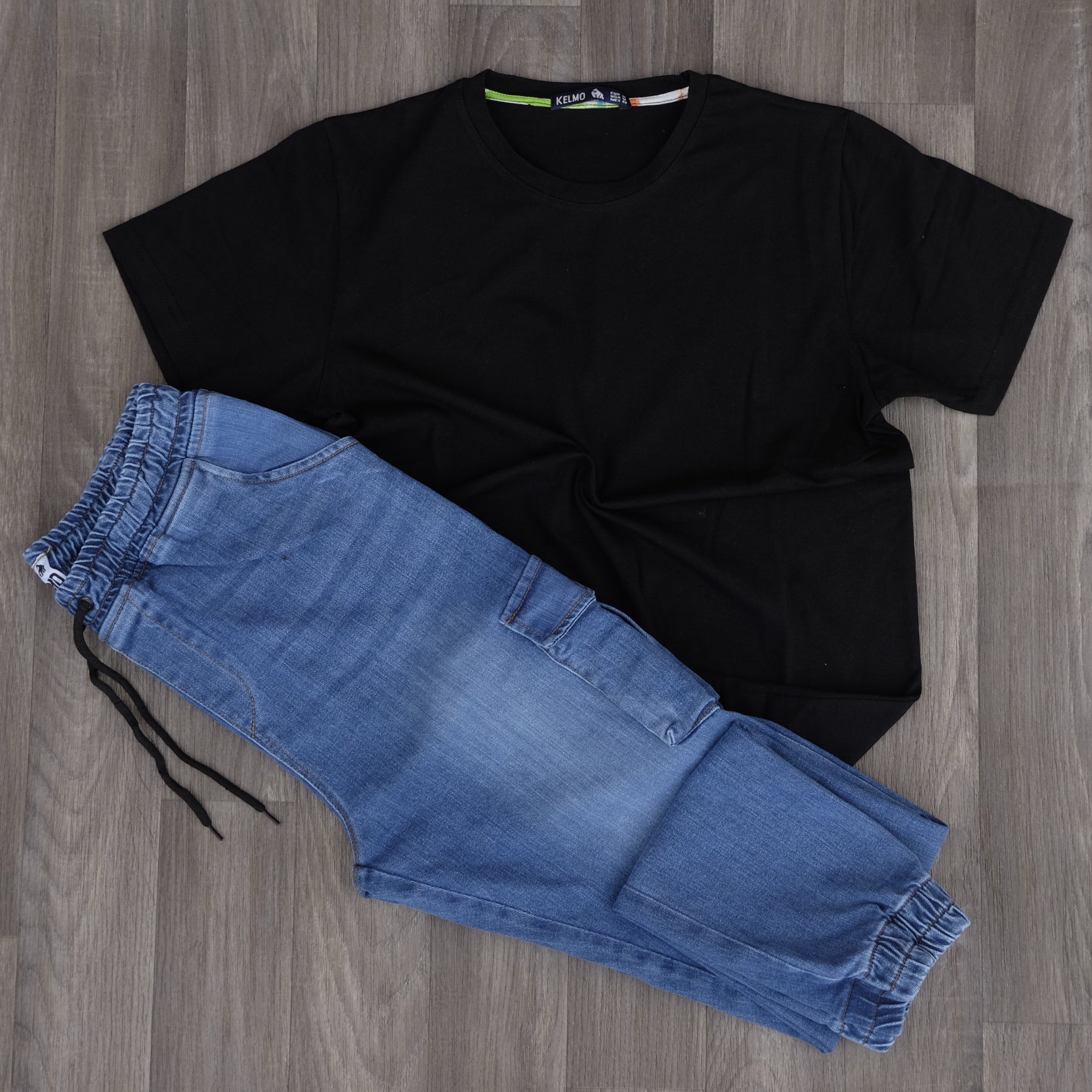 Ensemble Cargo Jeans Délavé Bleu + T-Shirt Noir