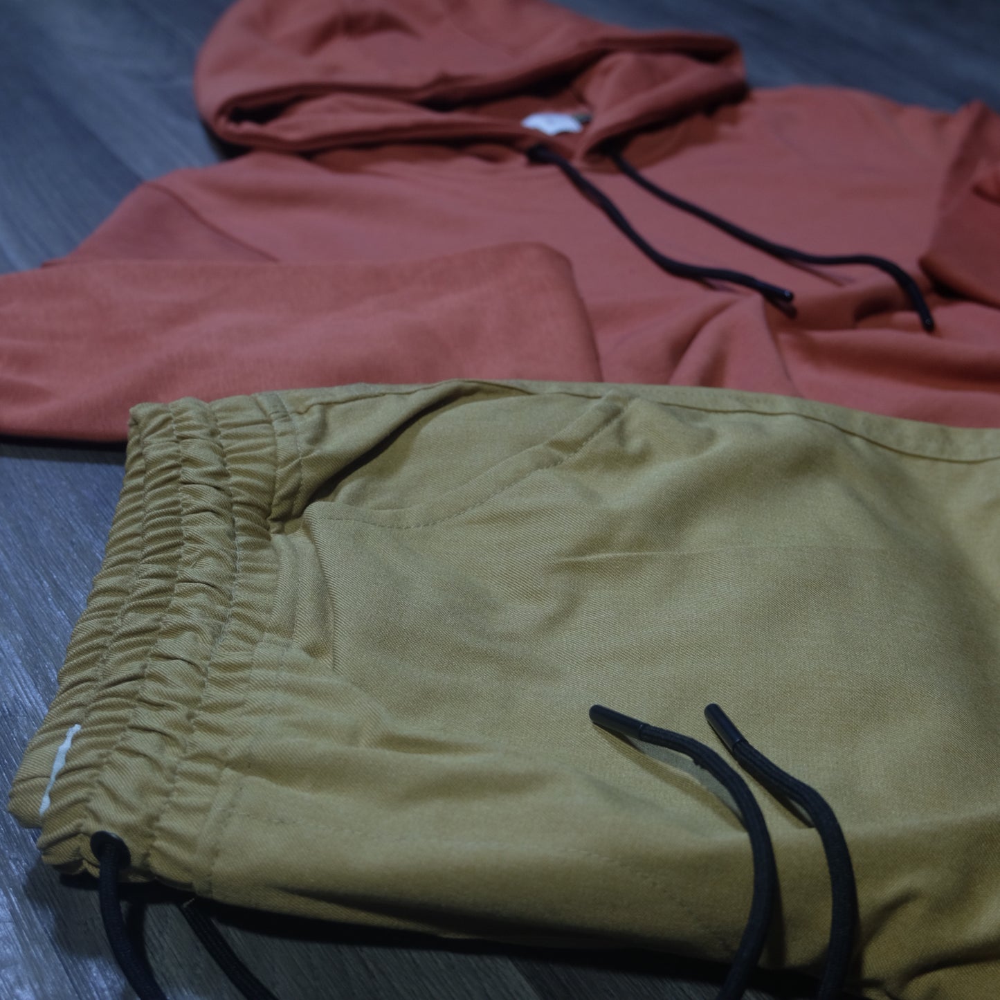 Ensemble Cargo Beige Sable + Capuche Cotton Rouge Brique