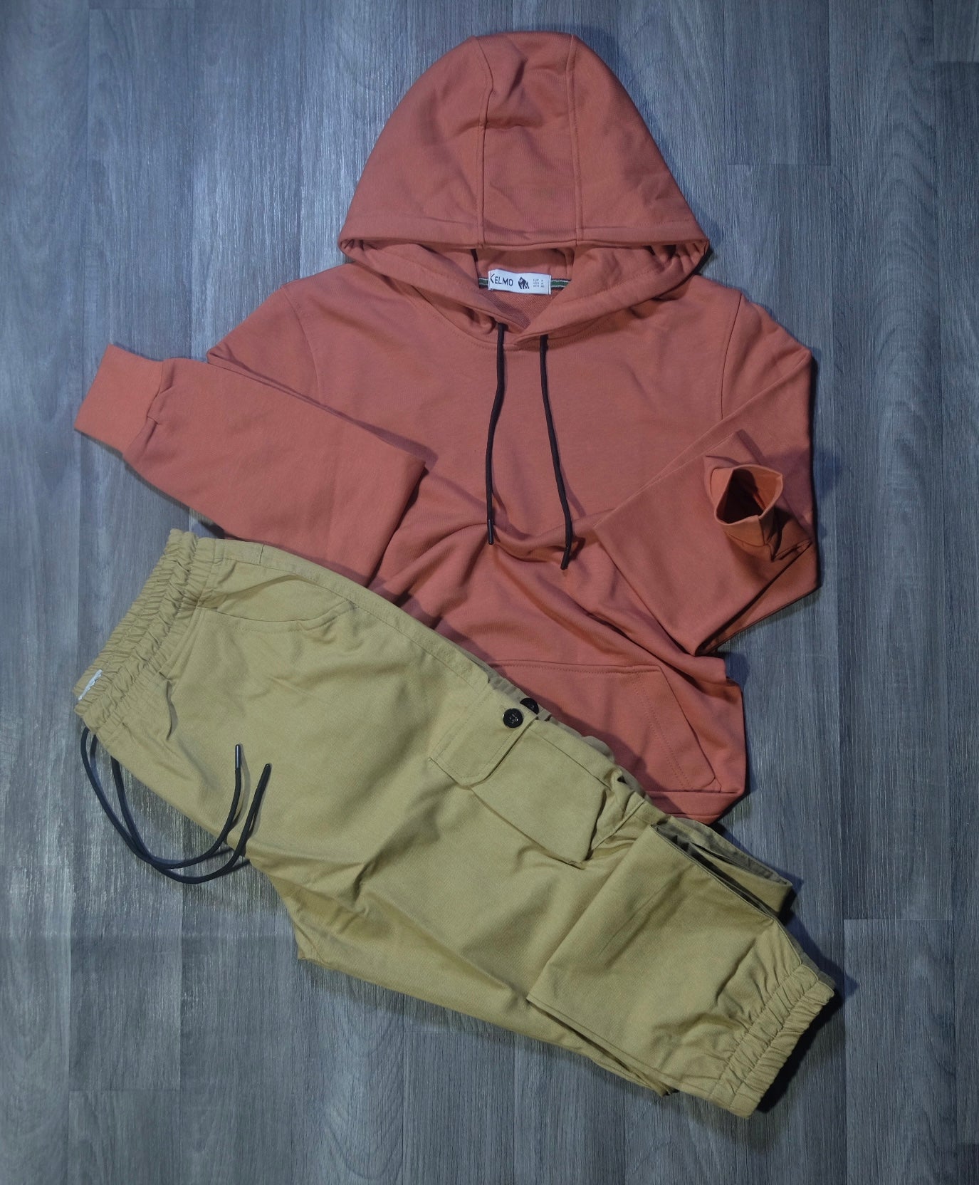 Ensemble Cargo Beige Sable + Capuche Cotton Rouge Brique