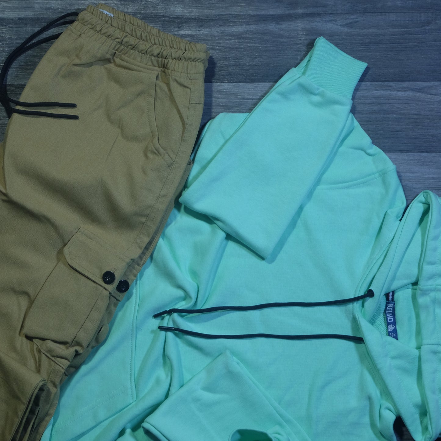 Ensemble Cargo Beige Sable + Capuche Cotton Vert Anise