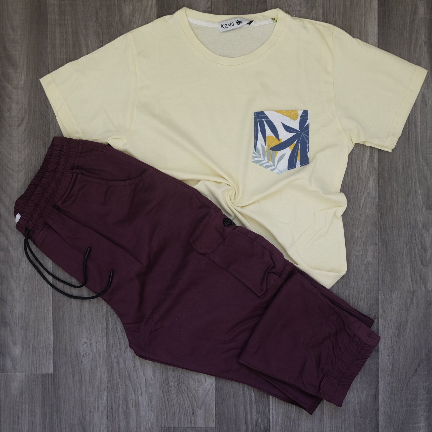 Ensemble Cargo Grenat + T-Shirt Poche Jaune Poussin