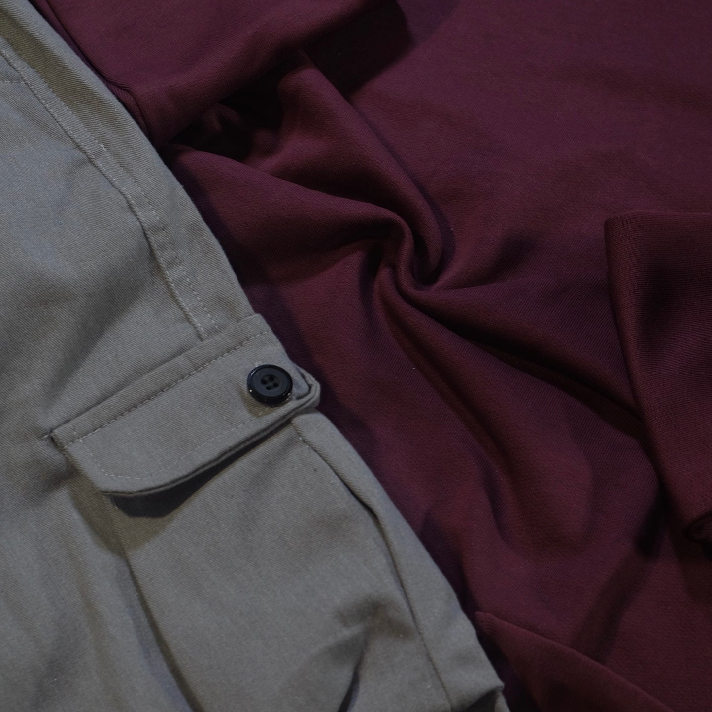 Ensemble Cargo Gris Clair + Sweat Grenat