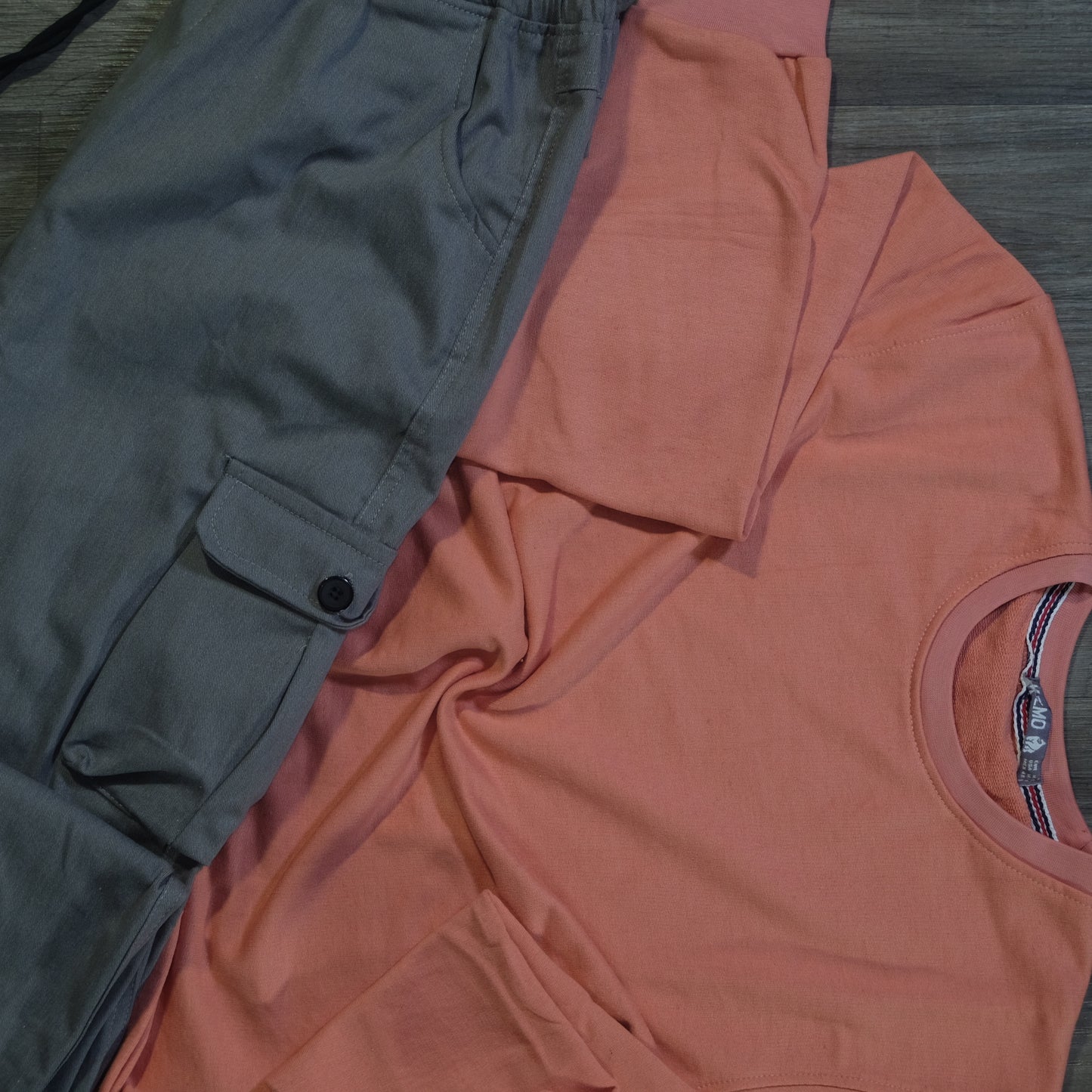 Ensemble Cargo Gris Clair + Sweat Mortadelle