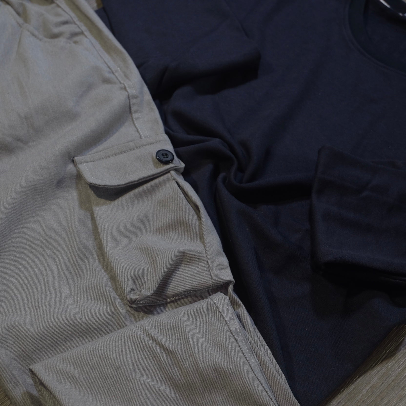 Ensemble Cargo Gris Clair + Sweat Noir