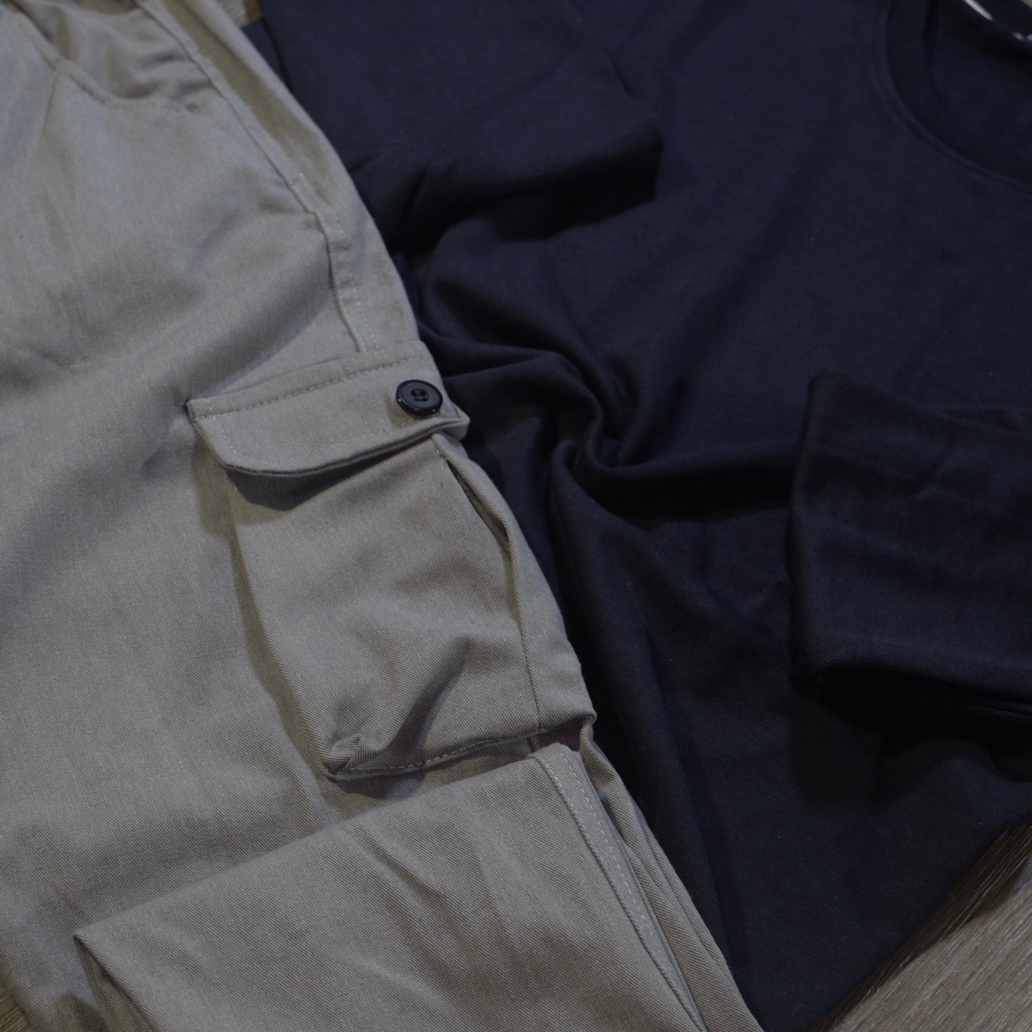 Ensemble Cargo Gris Clair + Sweat Noir