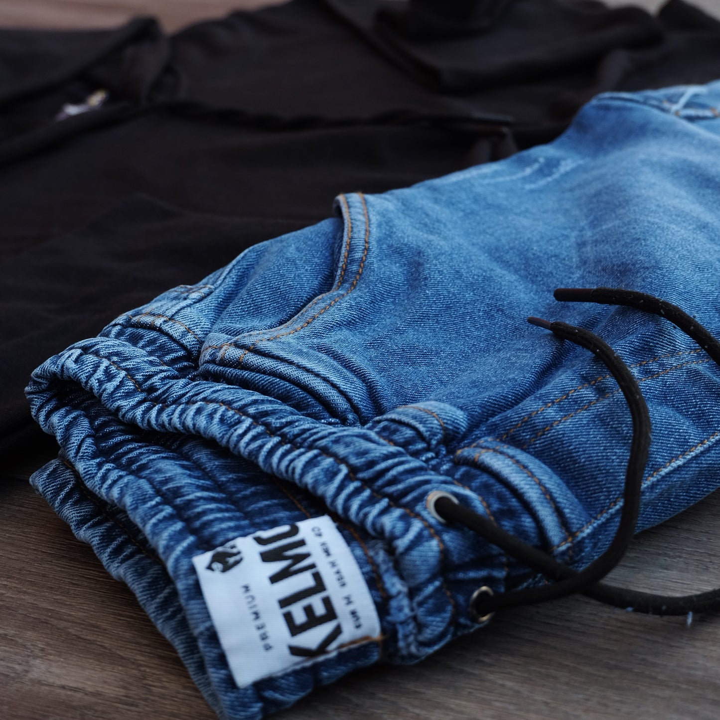 Ensemble Cargo Jeans Délavé Bleu  + Capuche Cotton Noir