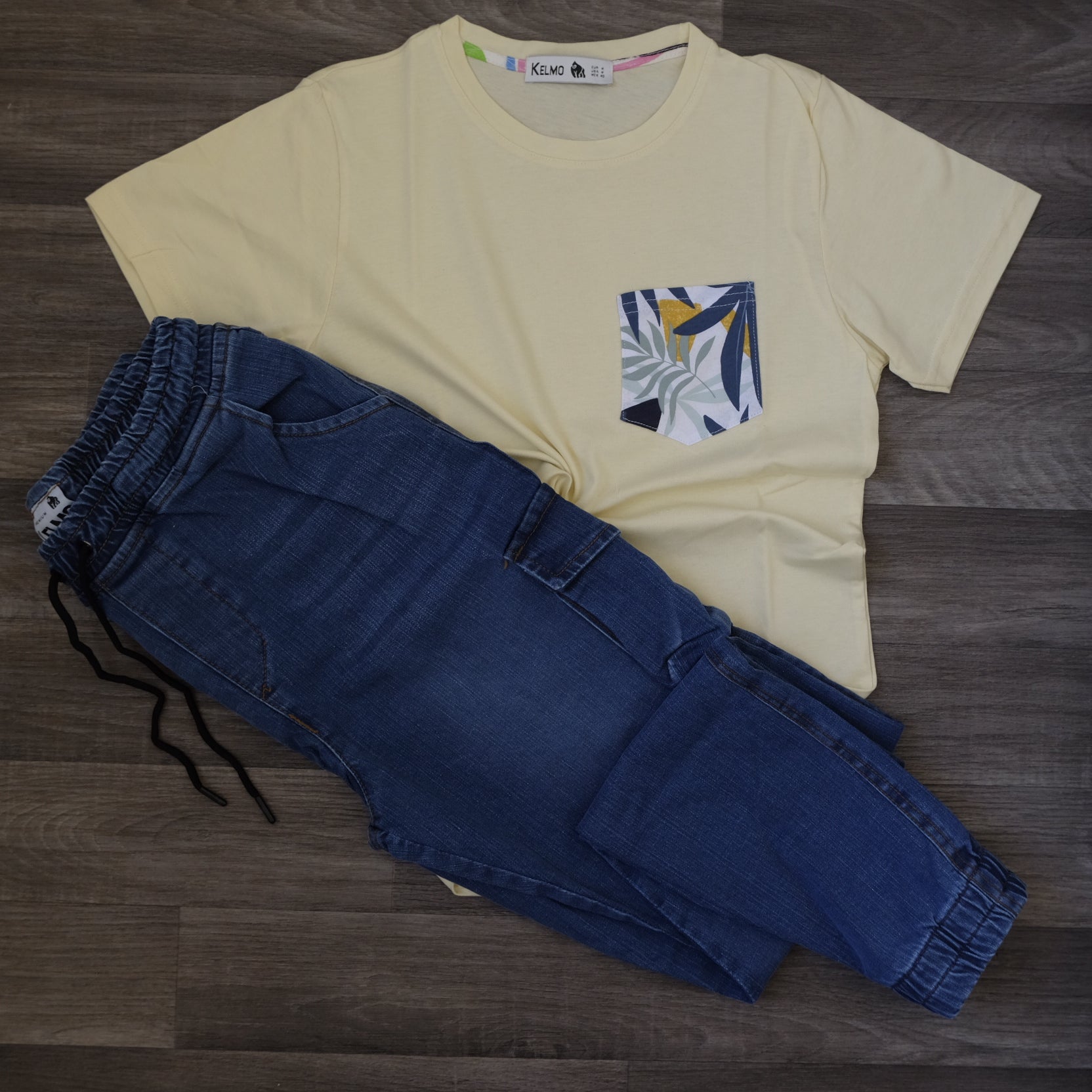 Ensemble Cargo Jeans Délavé Bleu  + T-Shirt Poche Jaune Poussin