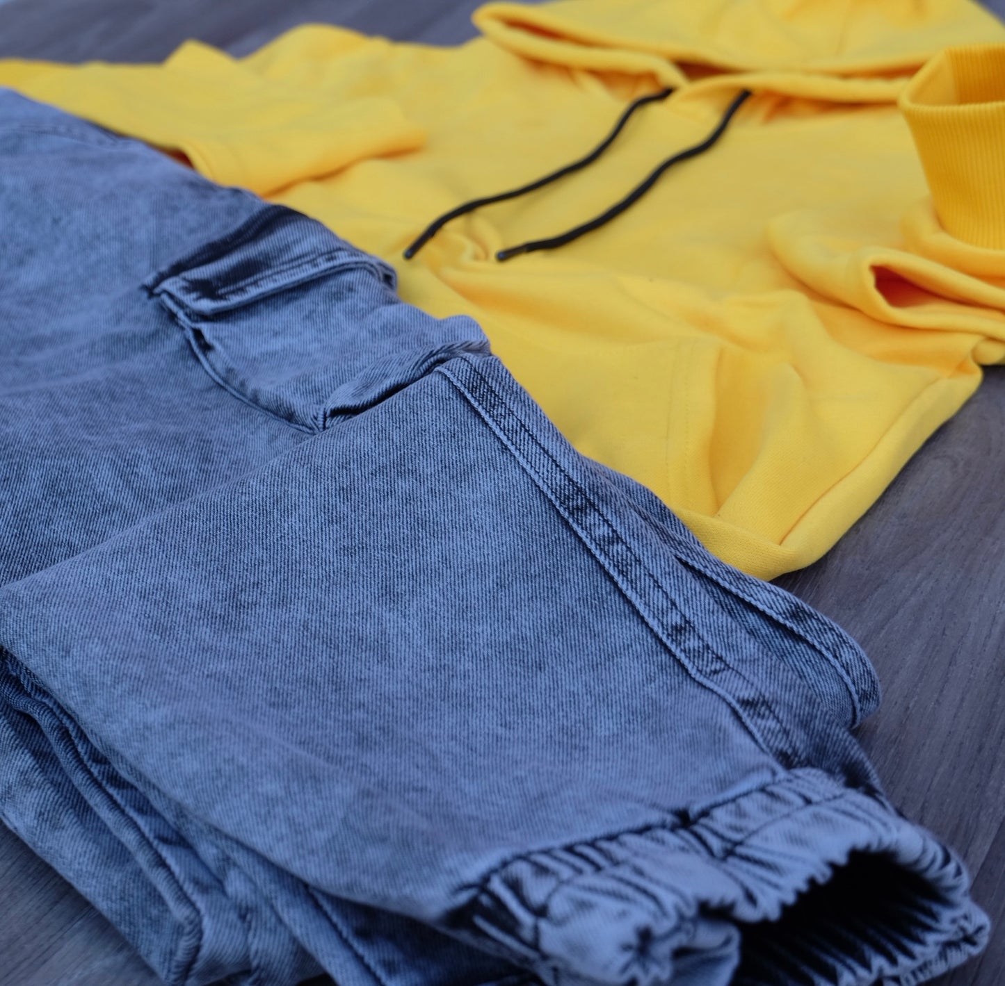 Ensemble Cargo Jeans Délavé Gris  + Capuche Cotton Jaune Fonce