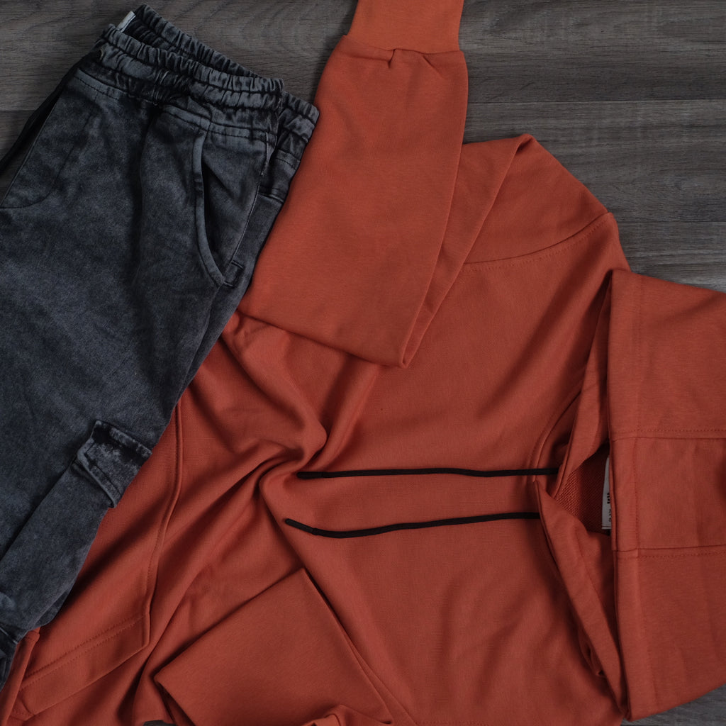 Ensemble Cargo Jeans Délavé Gris  + Capuche Cotton Rouge Brique