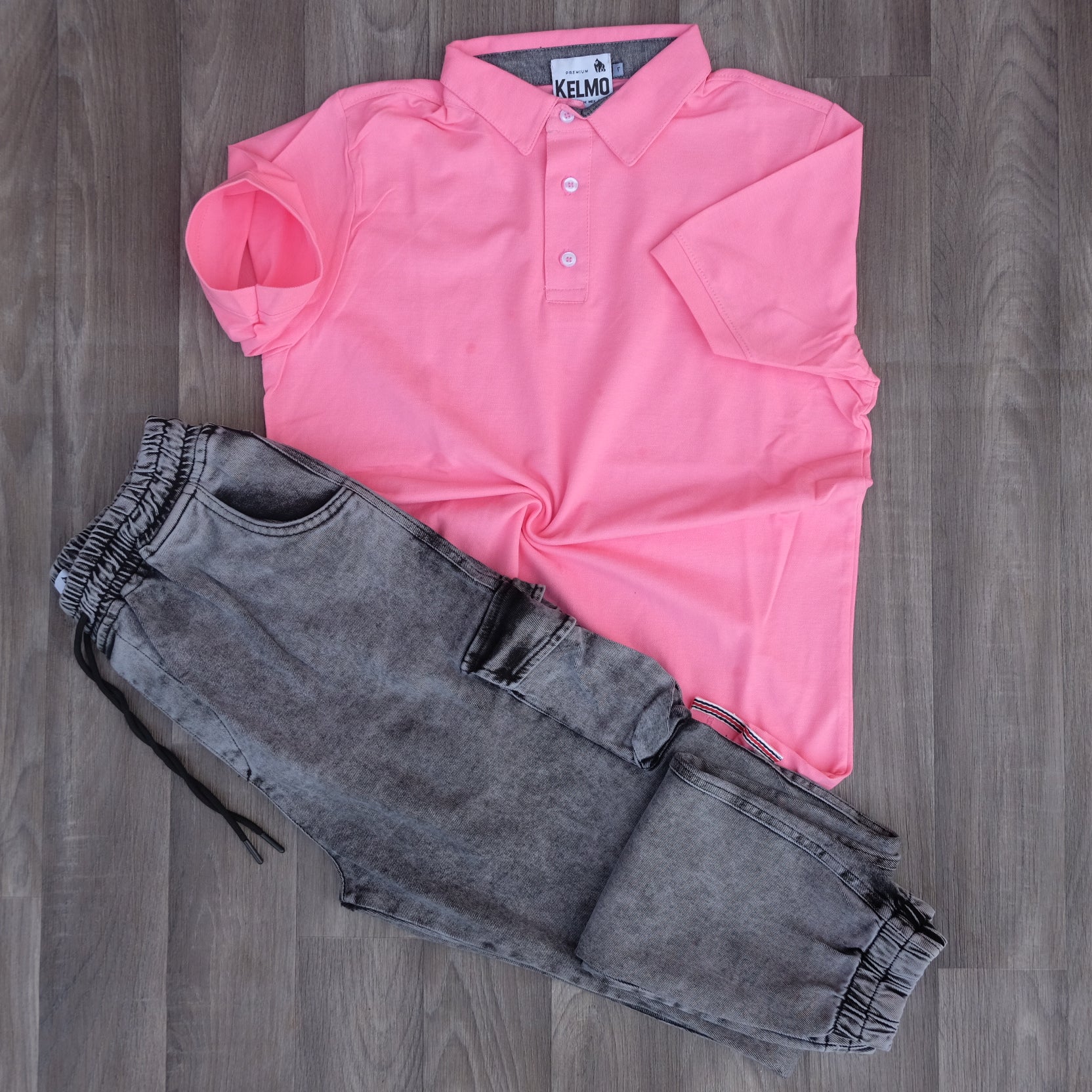 Ensemble Cargo Jeans Délavé Gris  + Polo Rose Clair