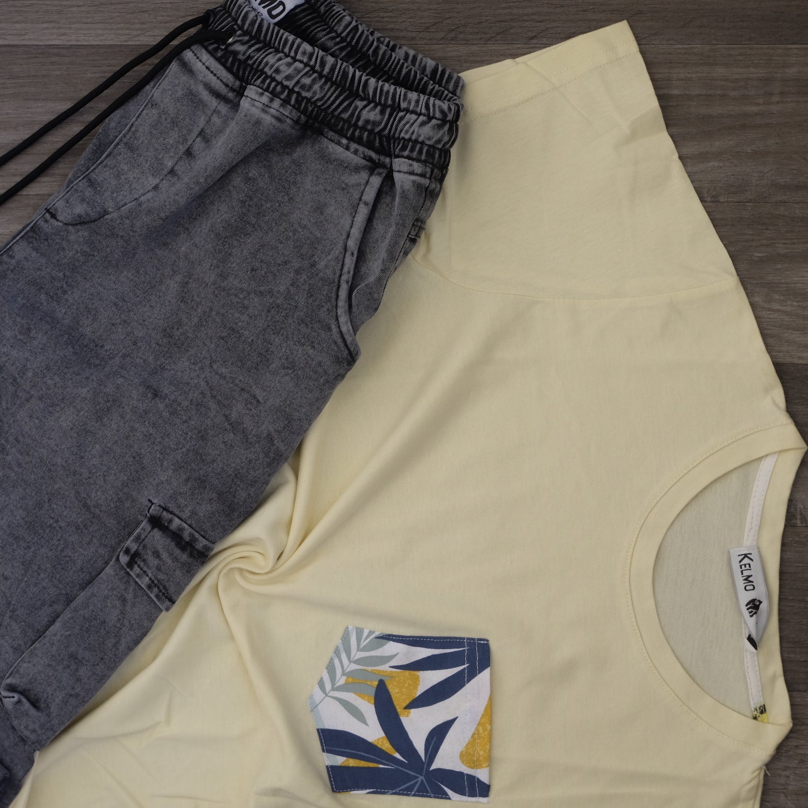 Ensemble Cargo Jeans Délavé Gris  + T-Shirt Poche Jaune Poussin