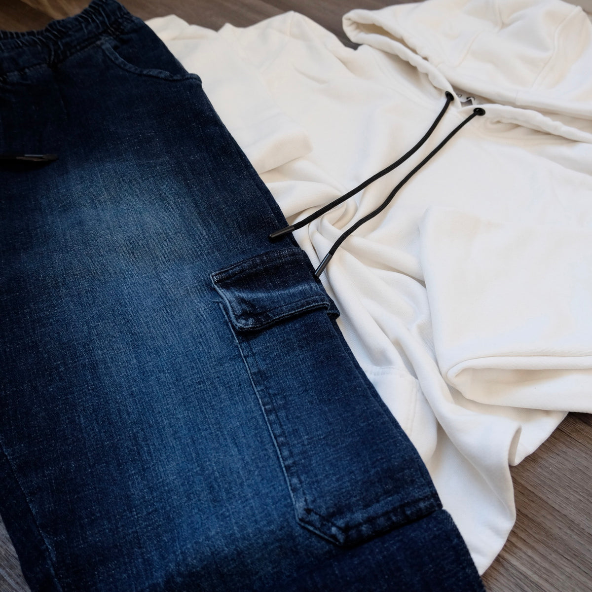 Ensemble Cargo Jeans Droit Bleu  + Capuche Cotton Blanc