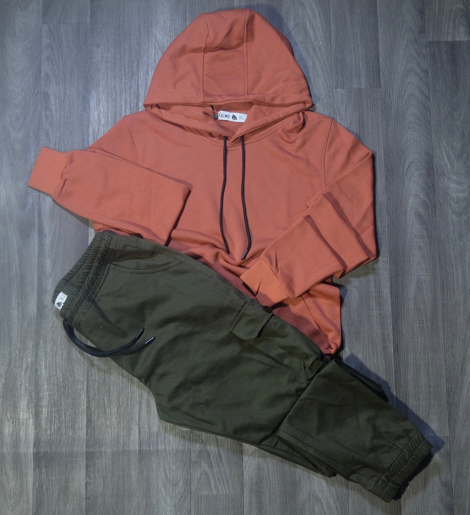 Ensemble Cargo Kaki Fonce + Capuche Cotton Rouge Brique