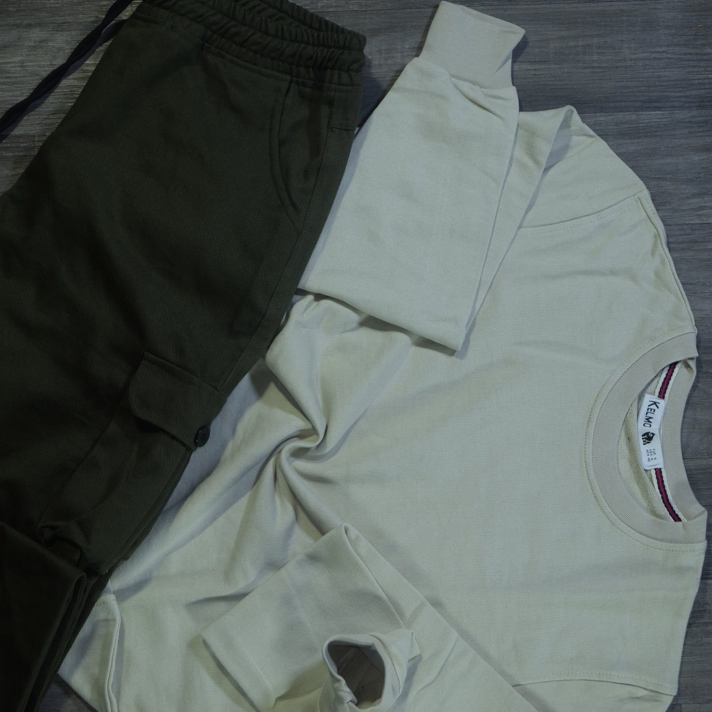 Ensemble Cargo Kaki Fonce + Sweat Beige