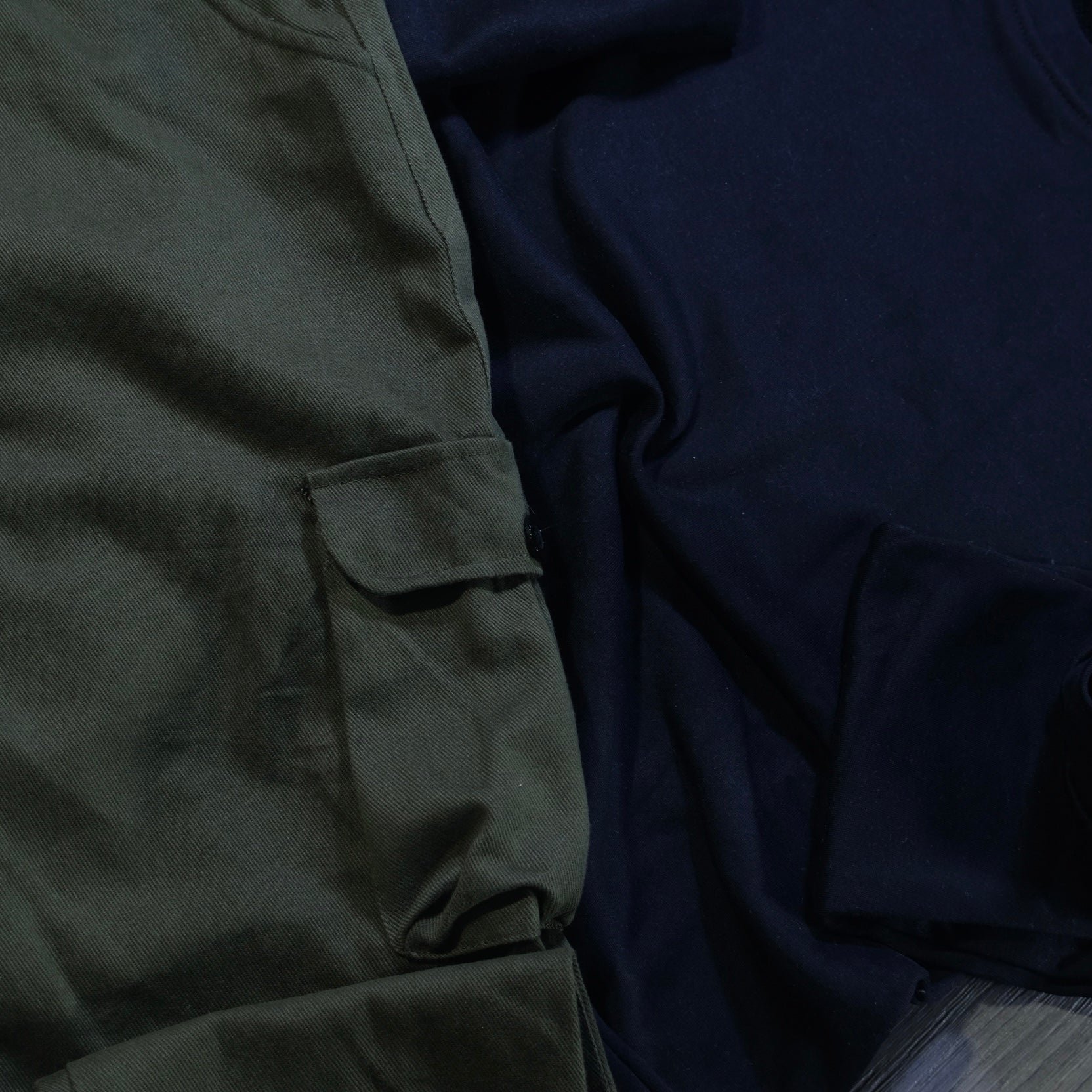 Ensemble Cargo Kaki Fonce + Sweat Bleu Marine
