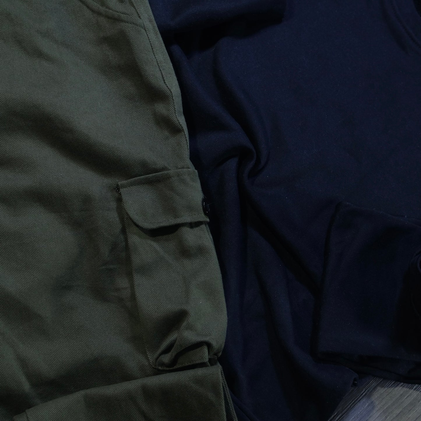 Ensemble Cargo Kaki Fonce + Sweat Bleu Marine