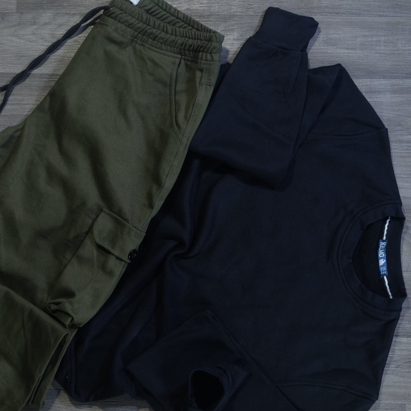 Ensemble Cargo Kaki Fonce + Sweat Noir