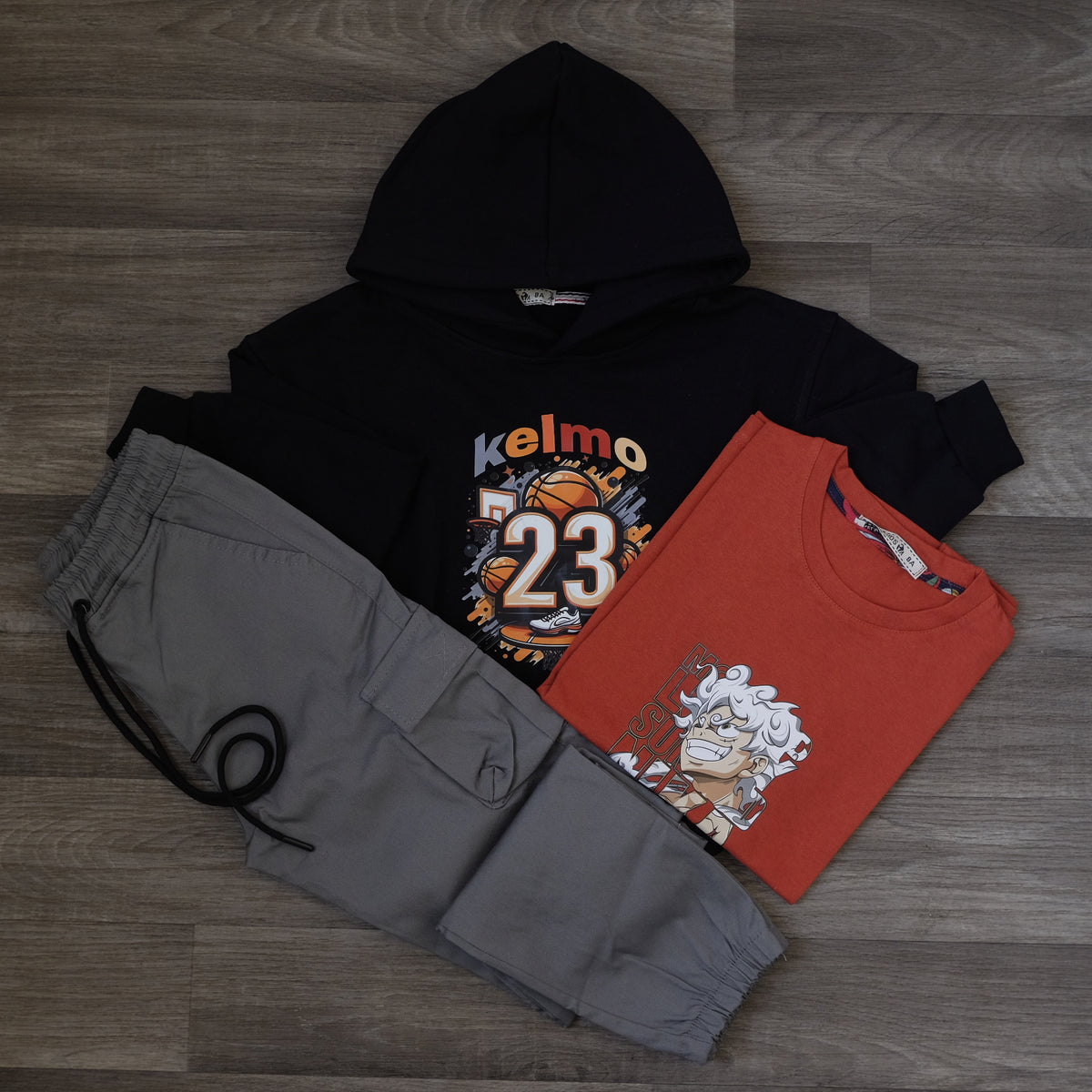 Ensemble Enfant 3 Pieces Capuche Bleu Nuit Jord + Cargo Gris Fonce+ T-Shirt Roge Brique Luffy