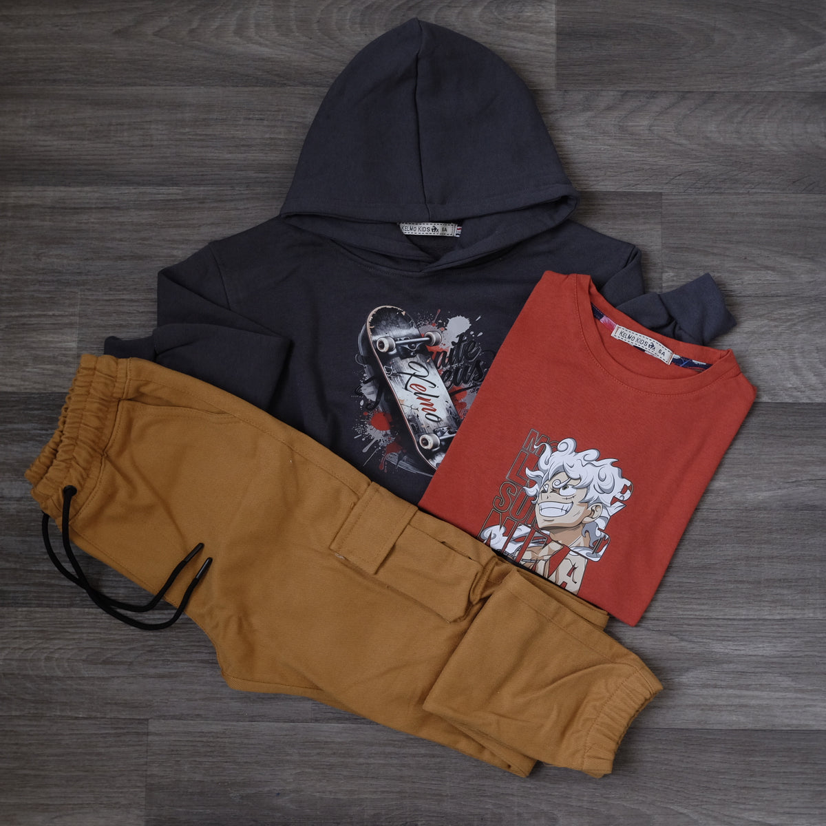 Ensemble Enfant 3 Pieces Capuche Gris Nardo Sky + Cargo Motard + T-Shirt  Rouge Briq Naro