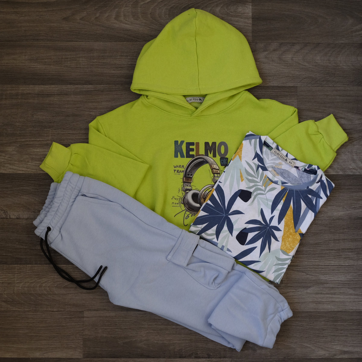 Ensemble Enfant 3 Pieces Capuche Vert Fluo + jogging Cargo Ciel Clair + T-Shirt Fleure