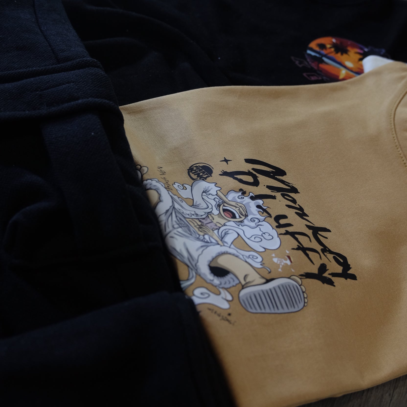 Ensemble Enfant 3 Pieces Jogging Cargo Noir + Sweat Noir + T-Shirt Marron Clair Lufy