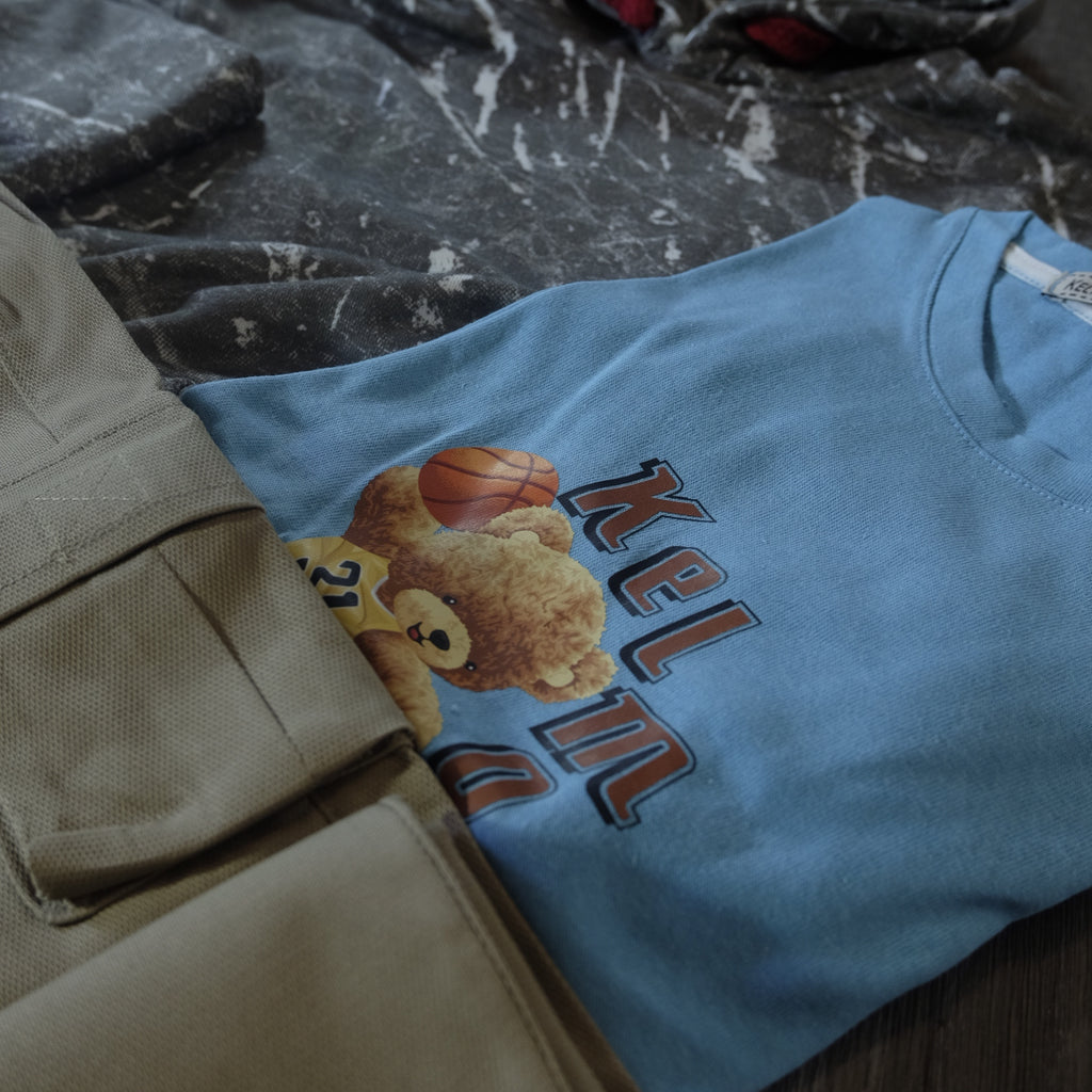 Ensemble Enfant 3 Pieces Pantalon Cargo Beige +Sweat a Capuche Camouflage Marron + T-Shirt Bleu Ciel