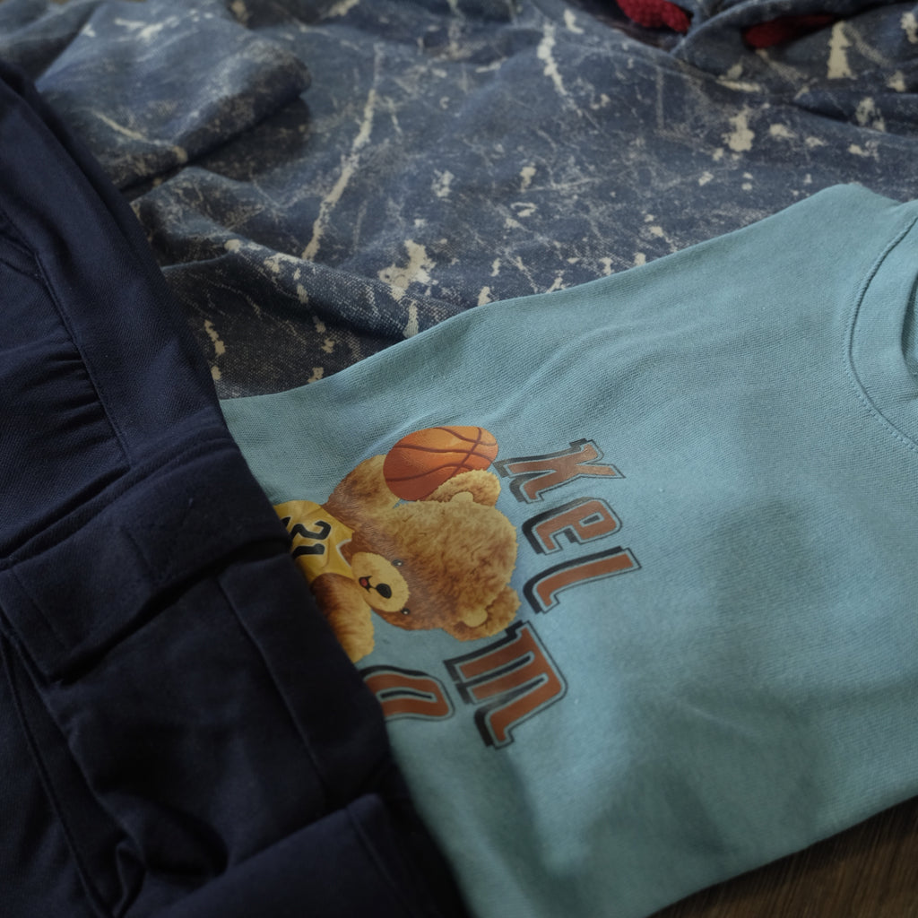 Ensemble Enfant 3 Pieces Pantalon Cargo Bleu +Sweat a Capuche Camouflage Bleu Ciel + T-Shirt Bleu Ciel