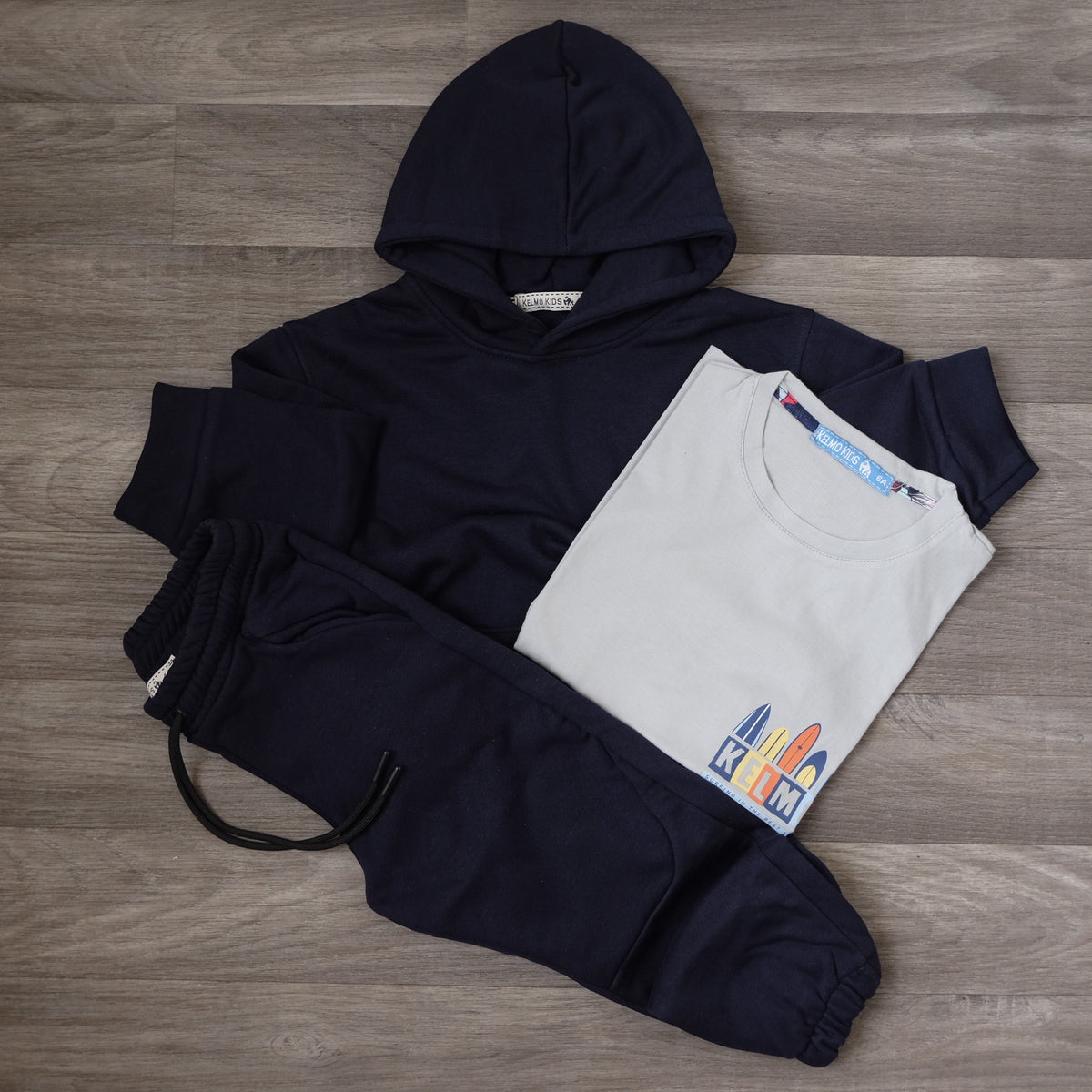 Ensemble Enfant 3 Pieces Survetement Bleu Marine + T-Shirt Gis Clair