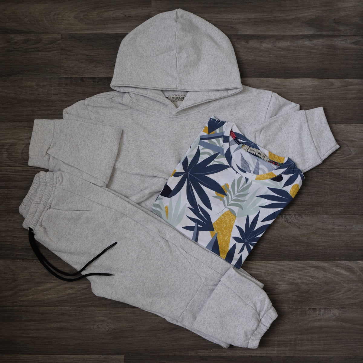 Ensemble Enfant 3 Pieces Survetement Gris Chine + T-Shirt Fleure
