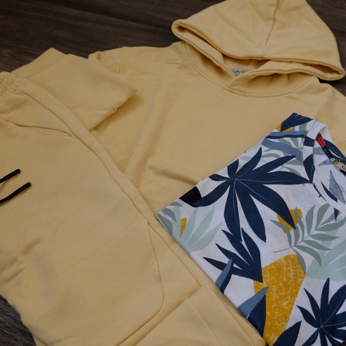 Ensemble Enfant 3 Pieces Survetement Juane Poussin  + T-Shirt Fleure