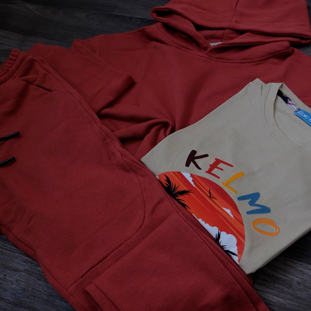 Ensemble Enfant 3 Pieces Survetement Rouge Brique + T-Shirt Beige Kelmo