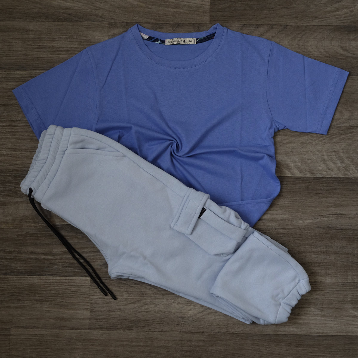 Ensemble Enfant Jogging Cargo Bleu Ciel + T-Shirt Bleu Indigo