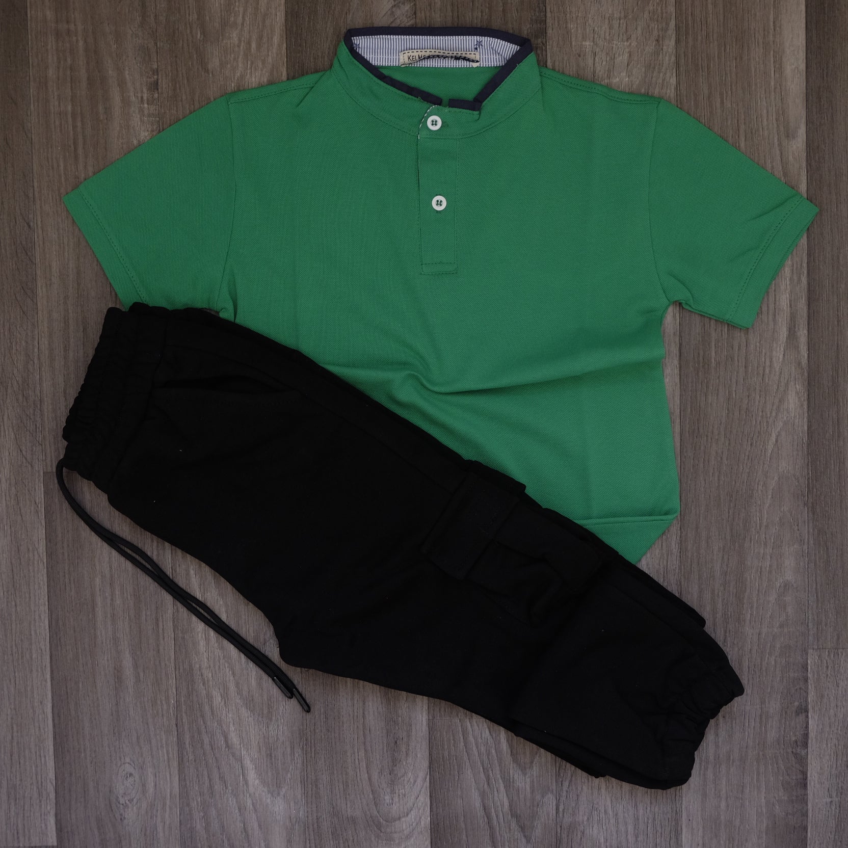 Ensemble Enfant Jogging Cargo Noir + Polo Vert Raj