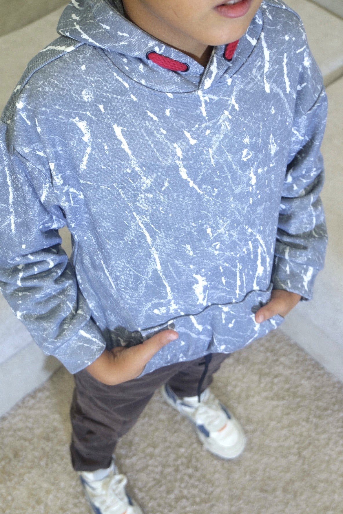 Ensemble Enfant Pantalon Cargo Marron +Sweat a Capuche Camouflage Gris Clair