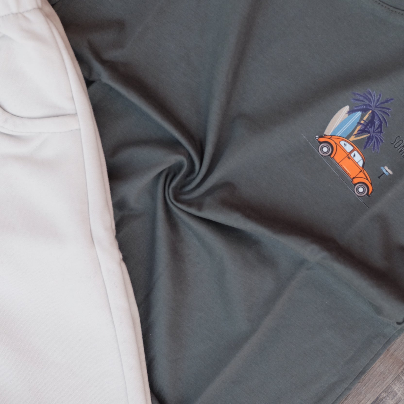 Ensemble Enfant Short Beige + T-Shirt Vert Olive